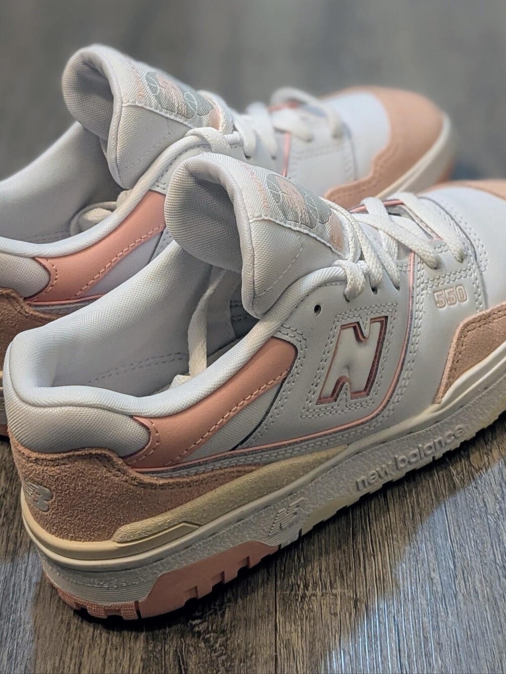 New Balance 550 White & Blush Pink Leather Sneakers NWOT - Picture 3 of 7